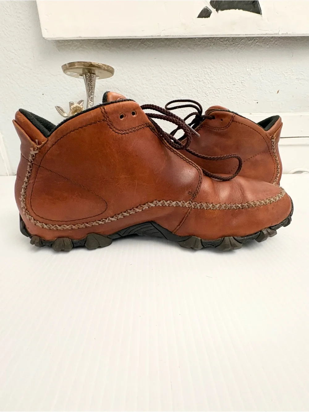 Patagonia Men's Tan Leather Chukka Moc Toe Hiking Vibram Men's Boots Size 11.5